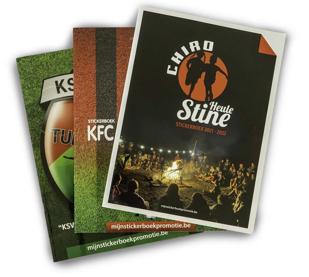 3 voorbeelden van stickeralbums, voor jeugdbeweging en voetbalclubs